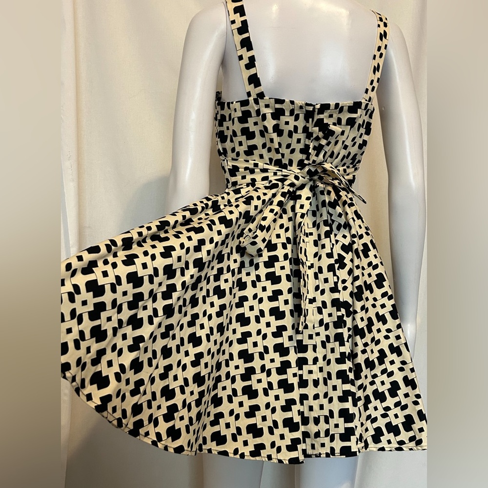Retro Mod Sz M Black & Cream Geometric Print A Line Dress Pinup Vintage Inspired - Picture 7 of 8